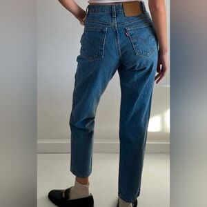 VINTAGE WOMENS LEVIS VINTAGE 550 SIZE 10 M NICE COLOR TAPERED LEG